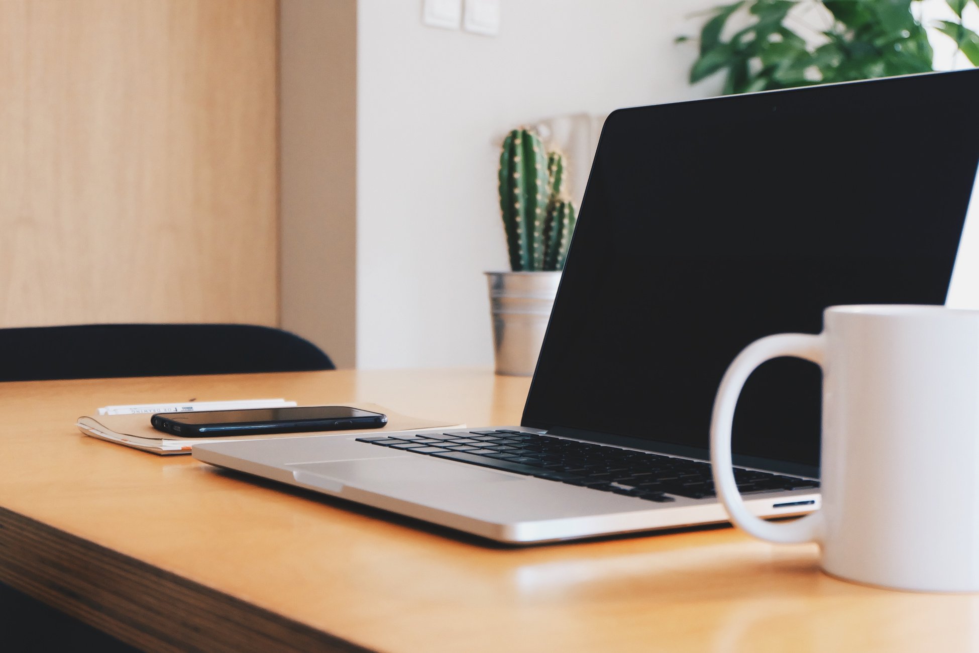 Minimalist Work Desk